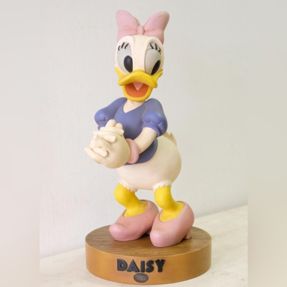 Daisy Duck Big Fig ISO